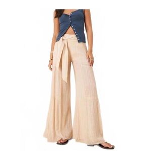 Free People one good day peachy Cream Wide Leg Pants size L excellent condition